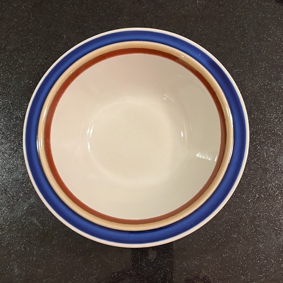 Mikasa Stoneware MW150 Imperial Blue Cereal Bowl - Set of 4 - Picture 2 of 6